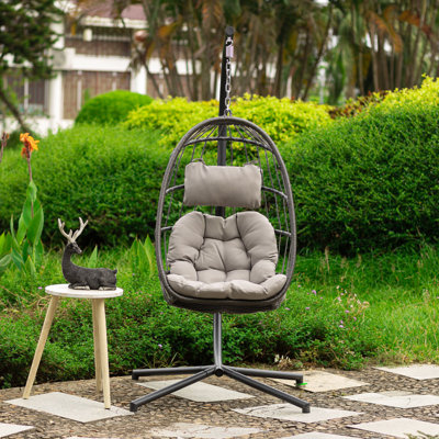 Chaise suspendue en osier pour l'extérieur