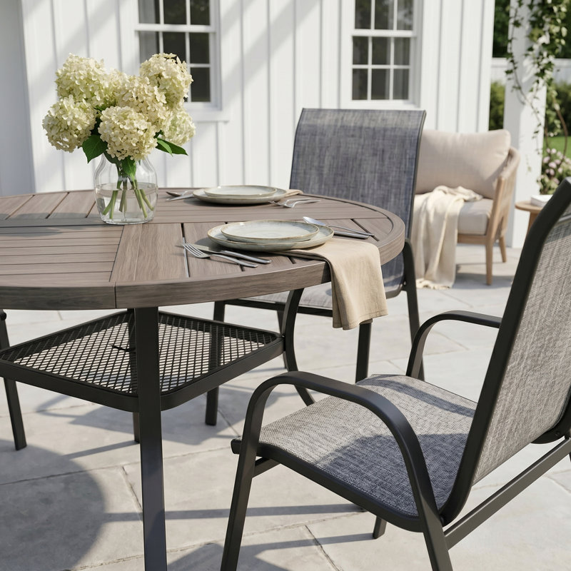 Ensemble de salle à manger de patio 4 personnes avec chaises empilables Textilene, Bois brossé gris / gris