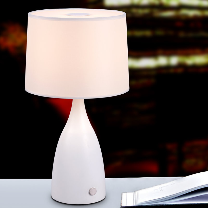 Lampe de table blanche 17,83 po dealta