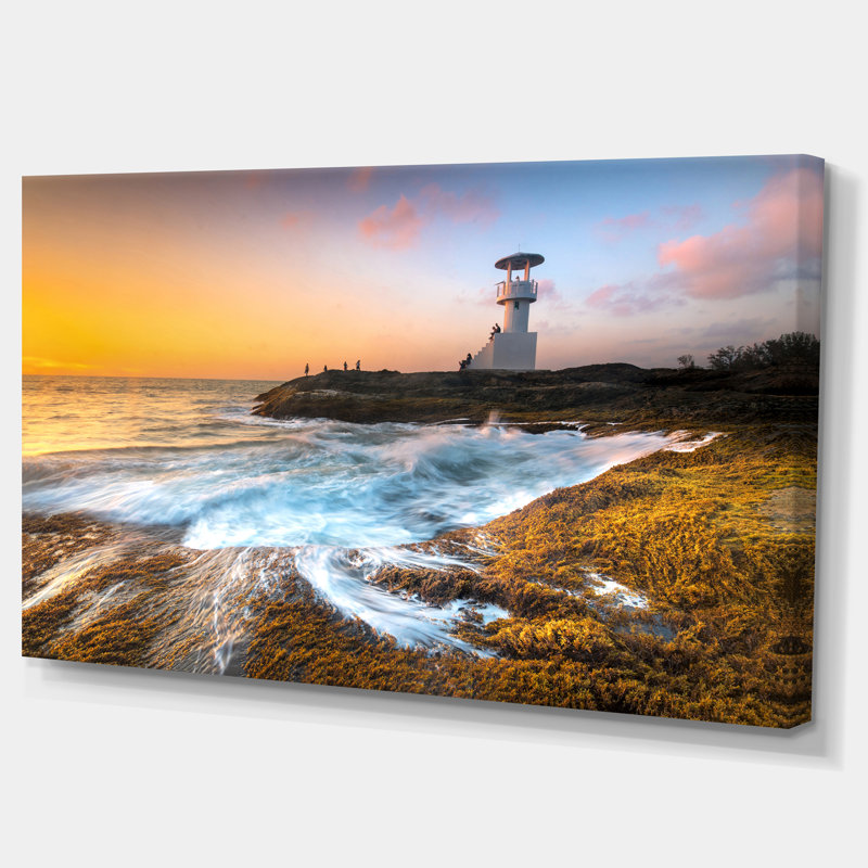 « lighthouse on beautiful seashore », reproduction d’art sur toile tendue, H 20 po x l 40 po x P 1po