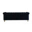 Luxueux canapé Chesterfield pour le salon avec un design exquis et un confort supérieur, idéal pour se détendre et recevoir-1377500803