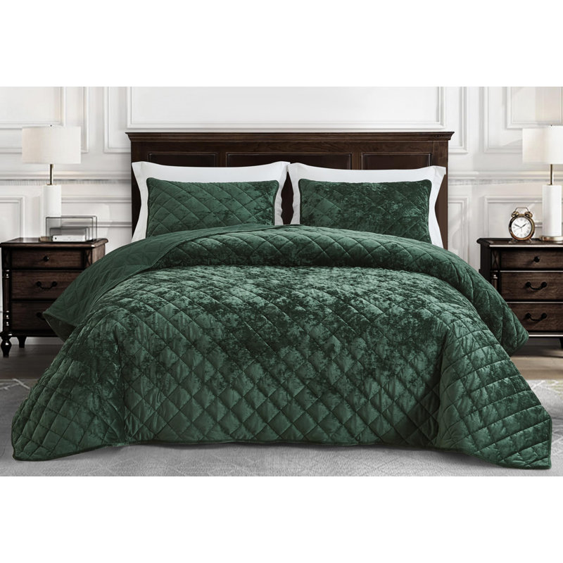 Diamond Stitch Reversible Plush Distressed Velvet Quilt Set, King Quilt + 2 King Shams, Forest Green