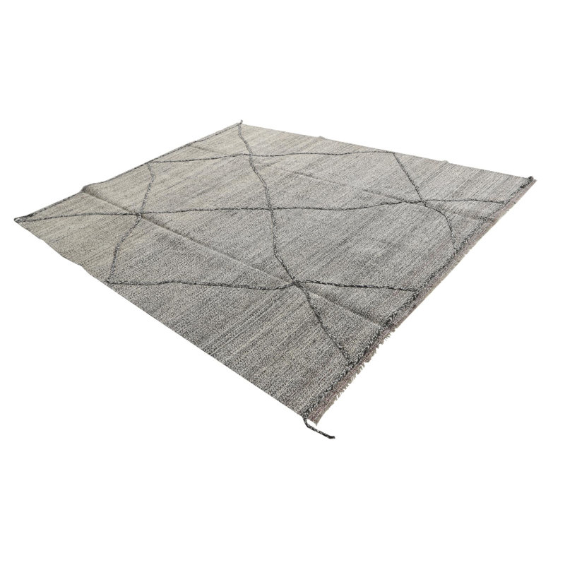 Tapis noir Kalmanovitz
