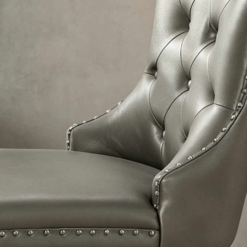 Chaise de salle à manger grise luxueuse et rembourrée avec pieds en bois massif