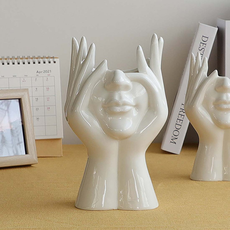Style nordique, art corporel, vase en céramique ornements artisanaux, visage humain, vase de salon
