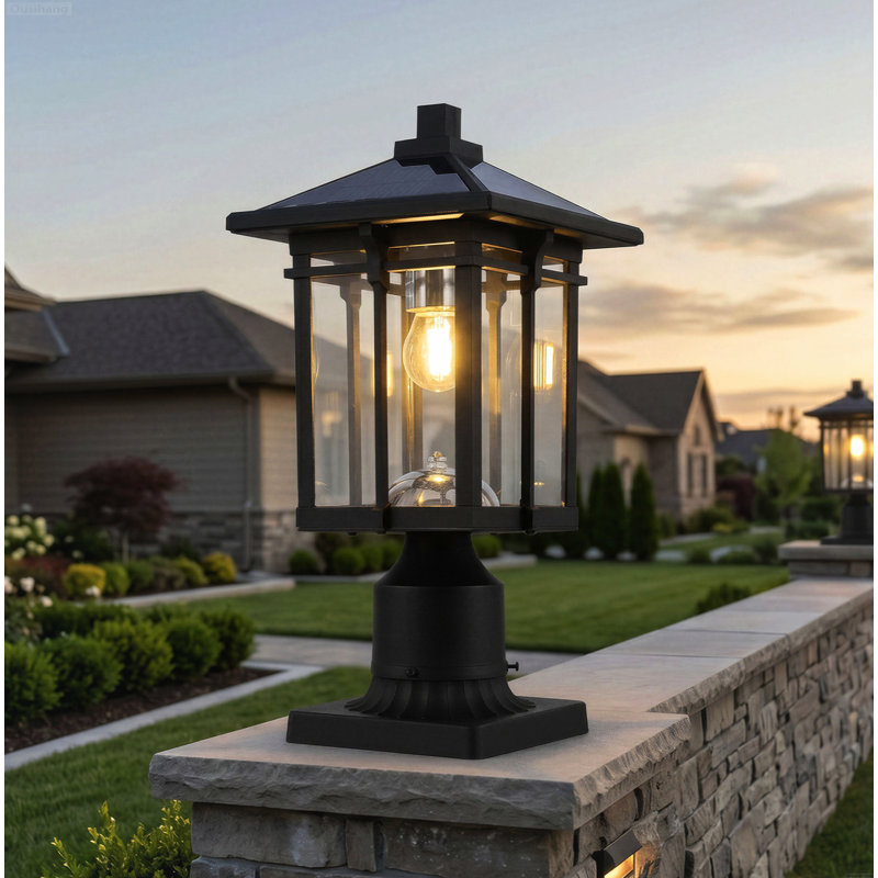 Lanterne traditionnelle d'extérieur à lumière solaire Dusk-to-Dawn