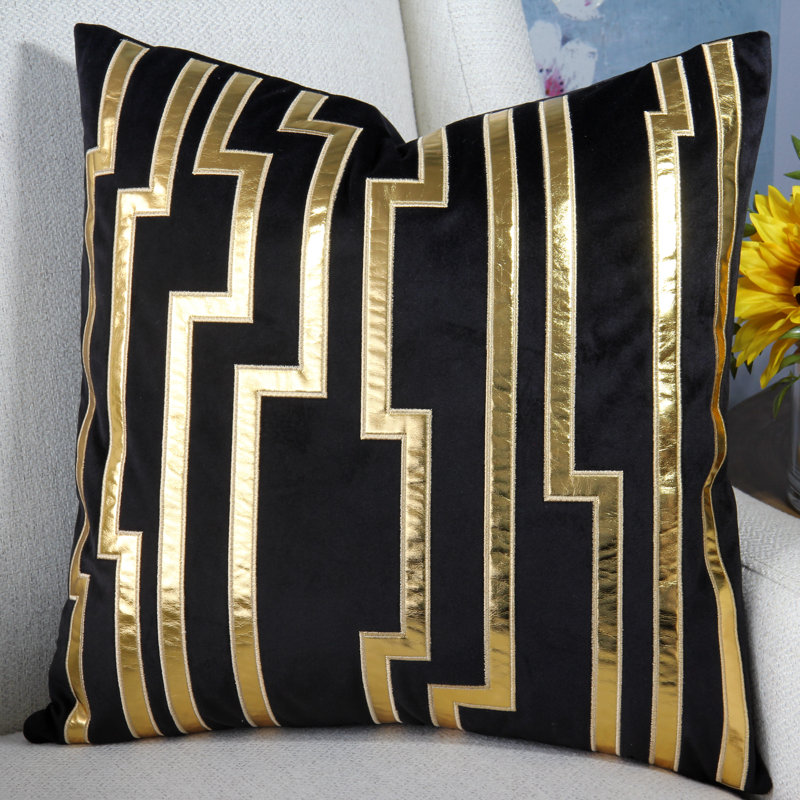 Housse de coussin en velours brodé 