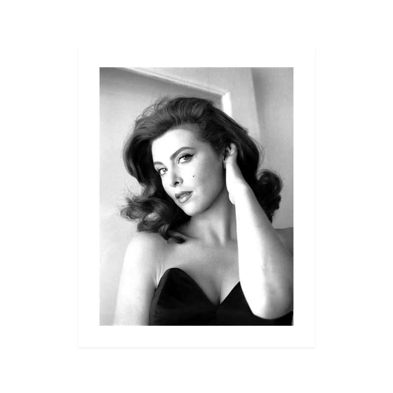 Portrait de Tina Louise - photographie sans cadre, H 10 po x l 8 po