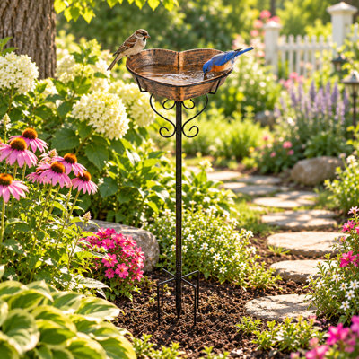 Bain d'oiseaux en métal en forme de cœur avec finition en cuivre antique, bain d'oiseaux décoratif en piquet de jardin pour cour extérieure, pelouse, patio et parterre de fleurs