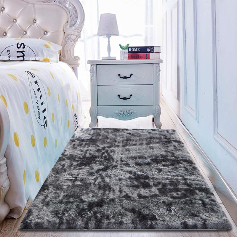 Indoor Rug, Runeer 1'8" x 5'3"