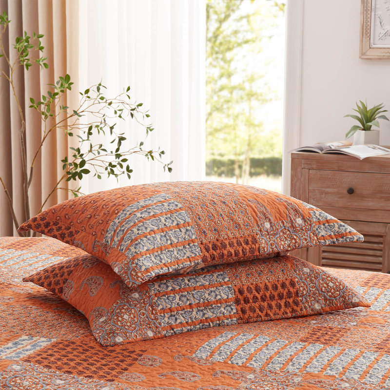 Paisley Quilt Set - Lightweight Microfiber Bedspread & Pillow Shams, Paisley Pattern, Oversized, All-Season Bed Cover, Orange