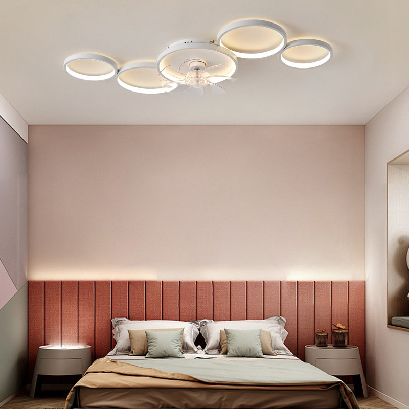 Ventilateur de plafond réversible à 7 pales de 39 po à intensité variable avec lumières DEL et télécommande