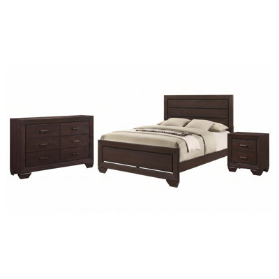 Ensemble de chambre à coucher 3 pièces Brennan Dark Cocoa Queen comprenant un lit à panneaux, une commode et une table de chevet