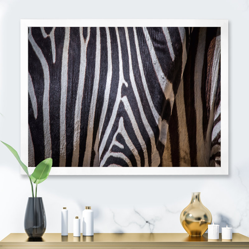 Structure noire et blanche de peau de zèbre - reproduction sur toile, H 34 po x l 44 po x P 1,5 po, Cadre photo blanc