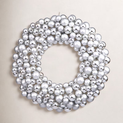 Shiny and Matte Ball Wreath