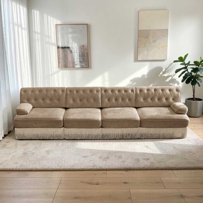 Canapé modulaire en velours doux de 135 po à 4 places avec capitonnage à boutons et jupe à franges