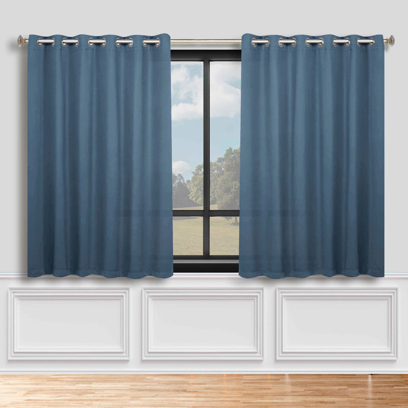Paire de rideaux obscurcissant avec œillets Millendon, L 70 po x L 63 po, Bleu denim
