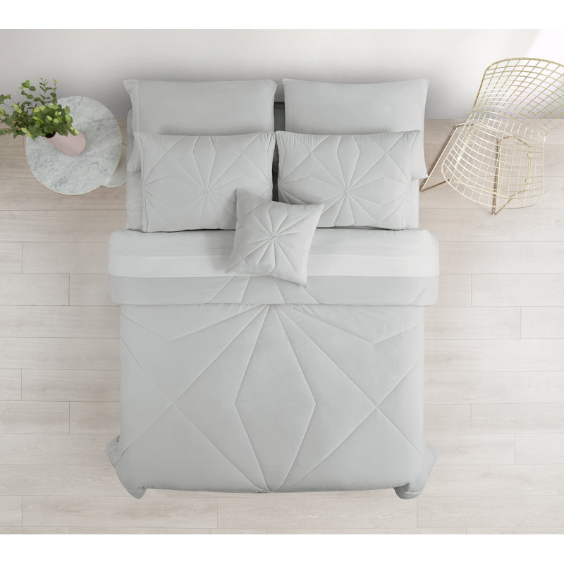 Ensemble d'édredon en microfibre moderne et contemporain 8 pièces Facets, Édredon grand + 7 pièces supplémentaires inclus
