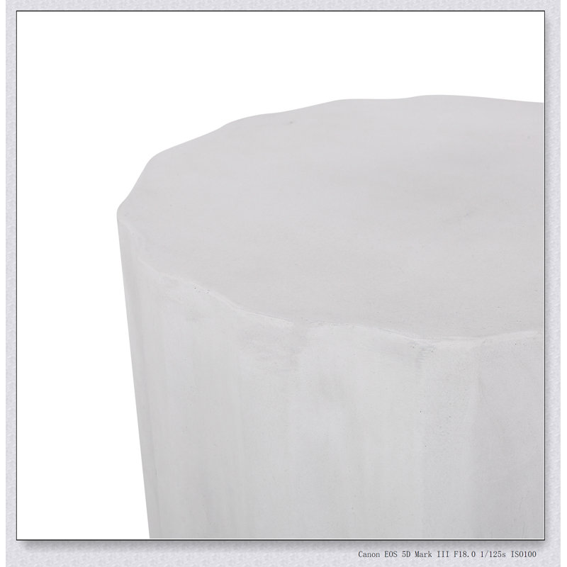 Table d'appoint d'extérieur en béton léger