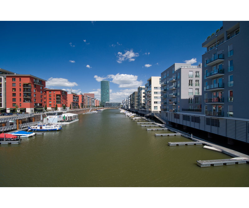 Francfort Westhafen, Allemagne, H 12 po x l 18 po