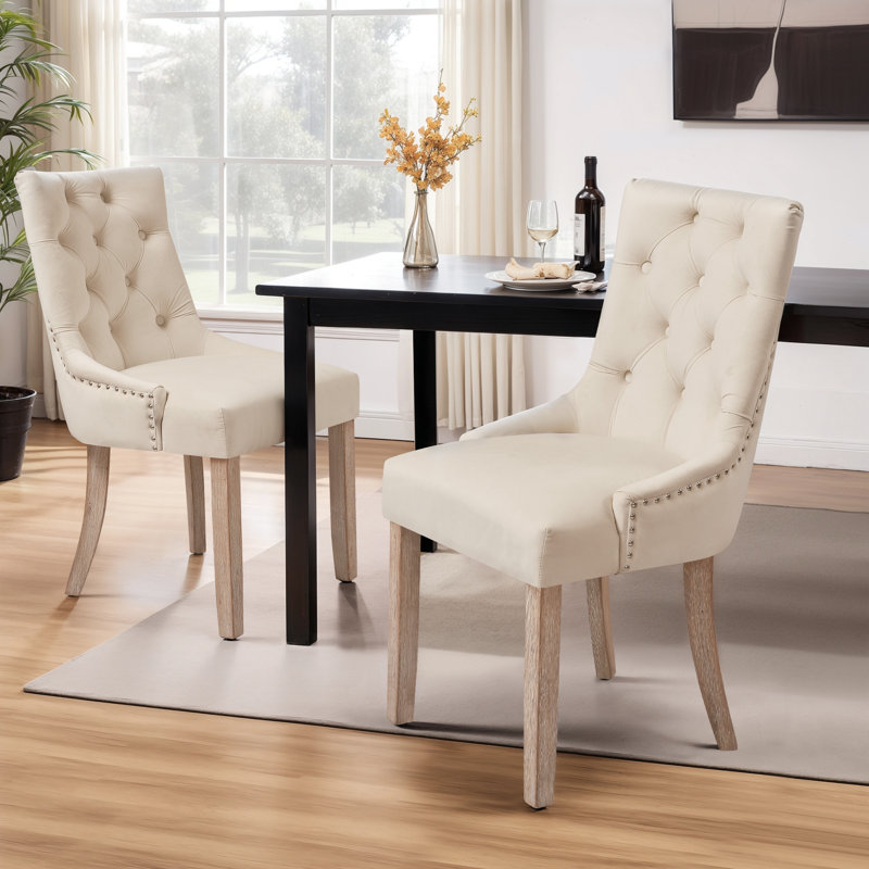 Chaises de salle à manger capitonnées en velours avec garniture cloutée (ensemble de 2), Beige / Naturel