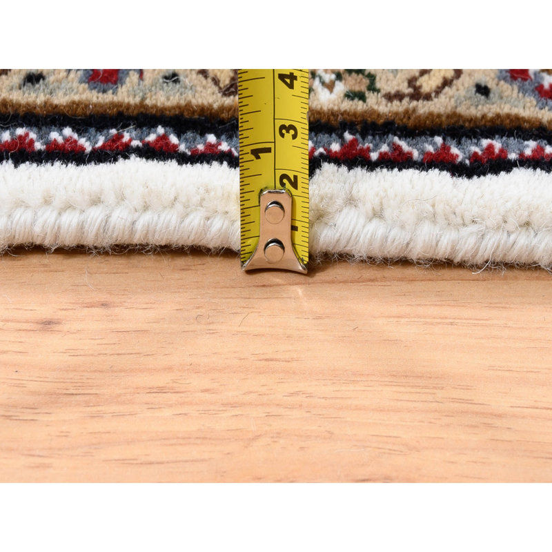 Tapis en laine et soie noué à la main 4 pi x 6 pi Tebraz Mahi BF6FC19D1AE845BF87990314411243AA
