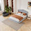 Grand lit tapissier-124842919
