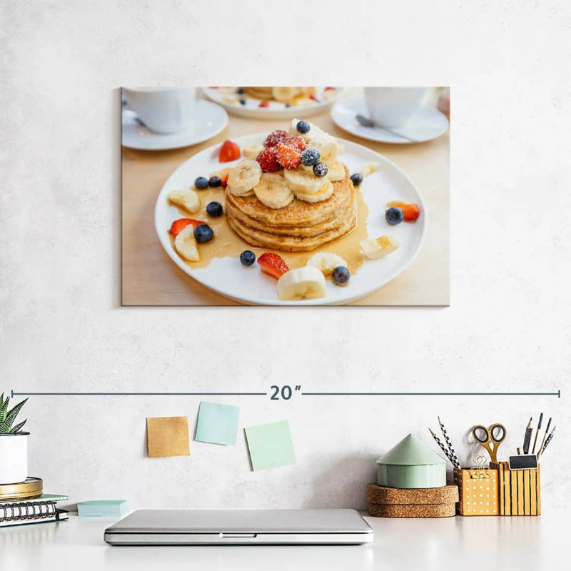 Crêpes à la banane et aux baies, H 8 po x l 12 po