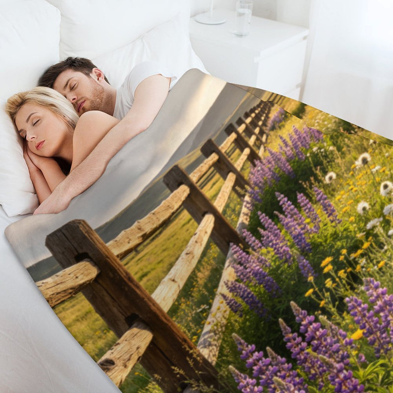 Jeté en flanelle de luxe Lupins Wildflowers, 40 po x 50 po