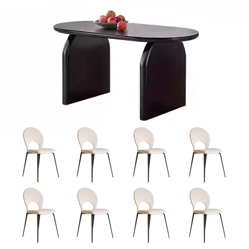 Table et chaise de salle à manger de style crème minimaliste