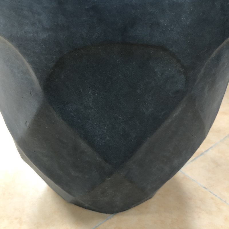 Pot de fleurs en béton Nott, H 16,1 po x l 16,9 po x P 16,9 po, Gris foncé