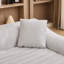 Causeuse surdimensionnée en similicuir avec coussins décoratifs-133015835