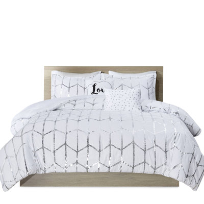 Full/Queen Metallic Printed Sheet And Comforter - Silver Geometric On White, , 2 Shams, Decorative Pillows, Bedding With Shams , Wrinkle-