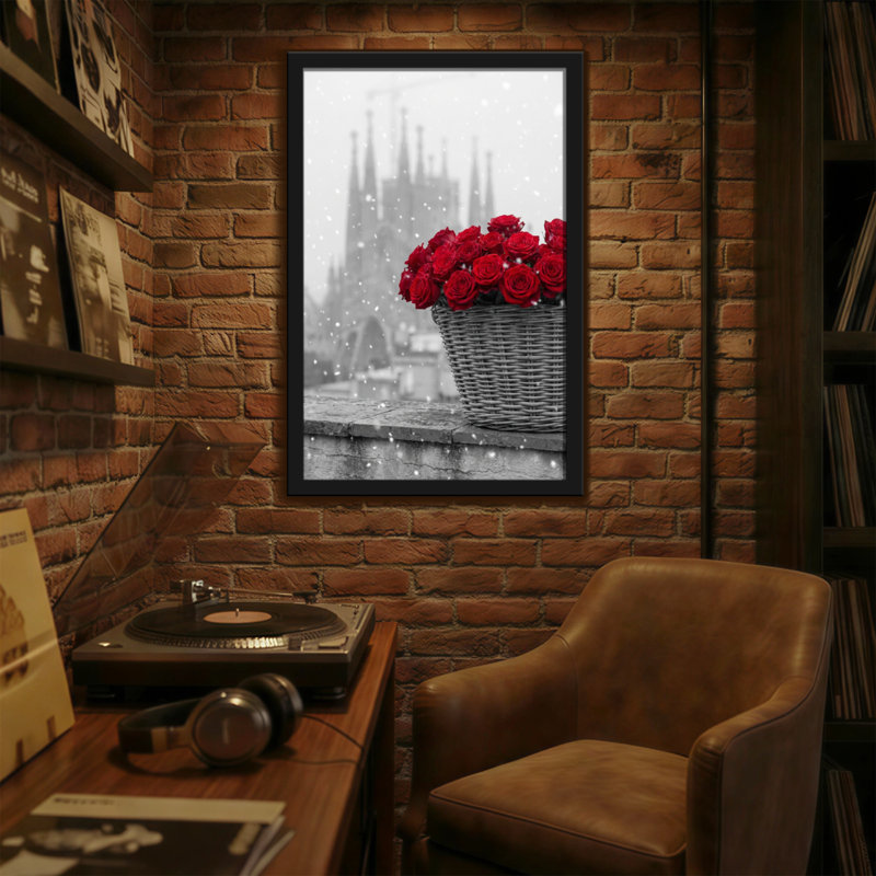 Plantes et fleurs roses rouges dans un panier enneigé sur fond cathédrale, H 18 po x l 12 po