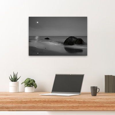 Été lune bord de mer noir et blanc plage blanche