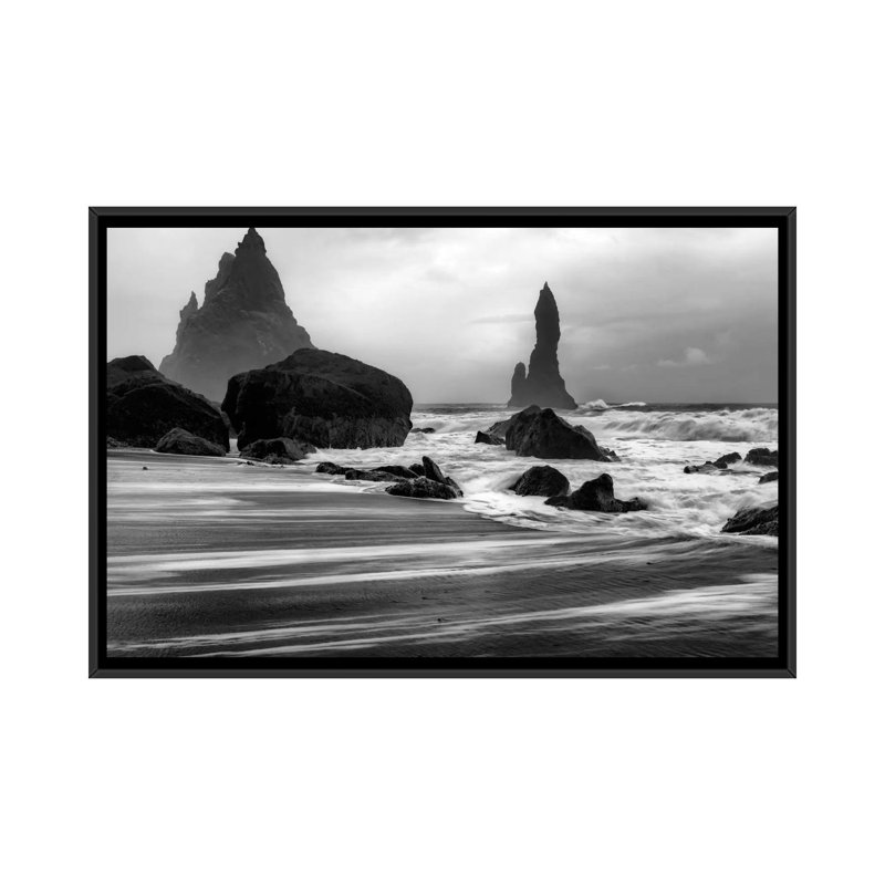 «Wicked Waters», reproduction sur toile, H 18 po x l 26 po x P 1,5 po, Toile avec cadre noir, Pas de tapis