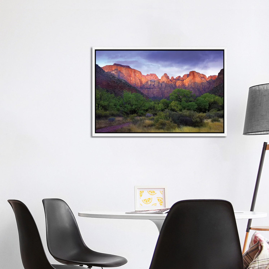 Türme der Jungfrau, Zion National Park, Utah von Tim Fitzharris - Galerie-verpackte Leinwand Giclée