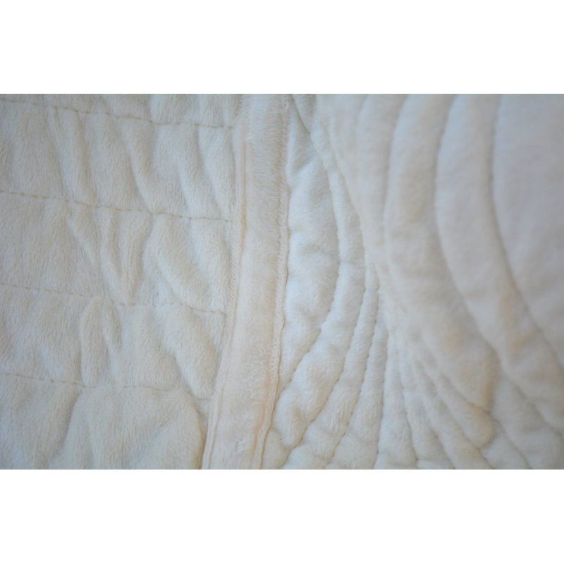 Coral Reef Farmhouse / Country Coverlet, Cream, Full