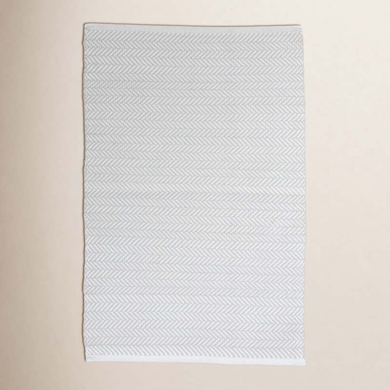 Herringbone Pearl Handwoven Indoor/Outdoor Rug, Rectangle 2' x 3', Pearl Gray/White