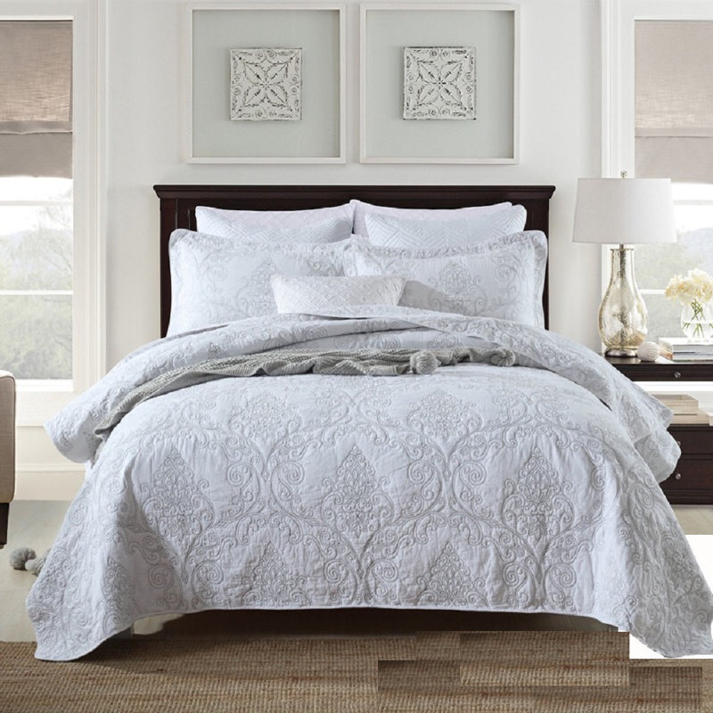 Modern & Contemporary Sateen Damask Quilt, Queen Quilt + 2 Shams