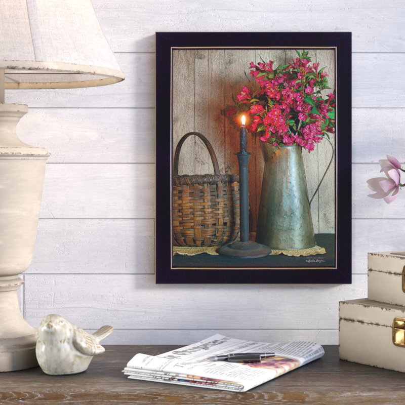 «Basket and Blossoms», reproduction de photo sur papier encadrée