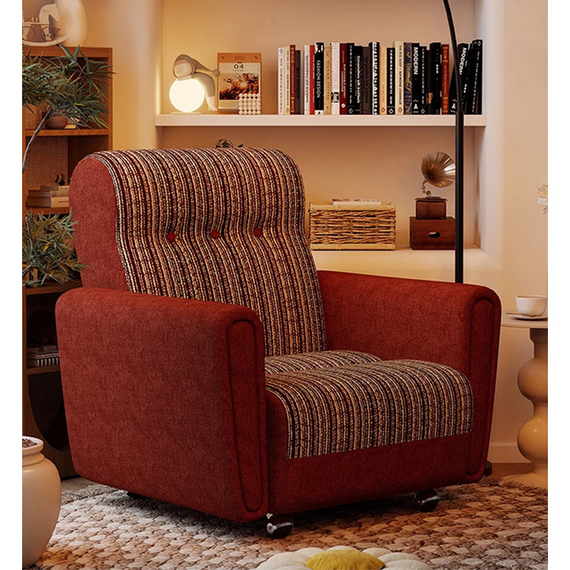 Fauteuil d'appoint en bois massif de style rétro avec patchwork rayé et roulettes pour le salon et la chambre à coucher