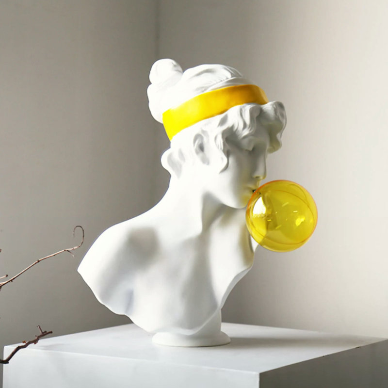 Objet décoratif abstrait en résine jaune, 15.75"H*12.20"L*8.86"W, Jaune