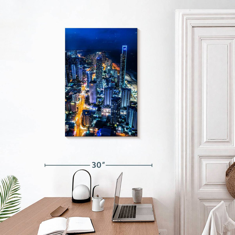 Sirci Gold Coast de nuit, H 30 po x l 20 po
