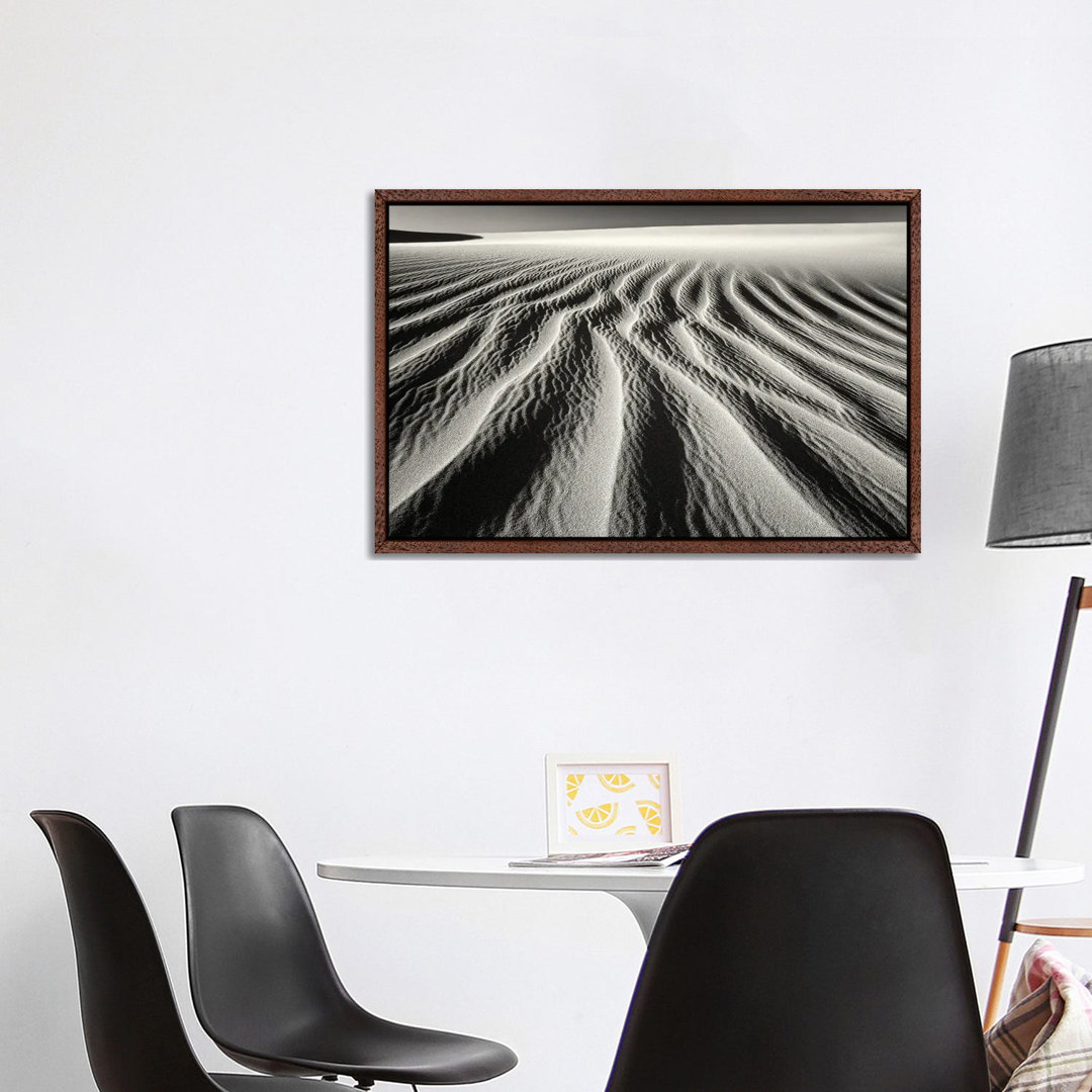 Dune Patterns von Dennis Frates - Galerie-verpackte Leinwand Giclée auf Leinwand