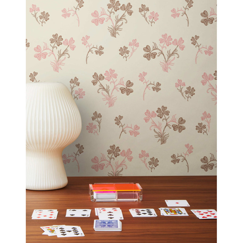 Lucky Wallpaper | Traditional / Roll - 27" x 30', Parchment