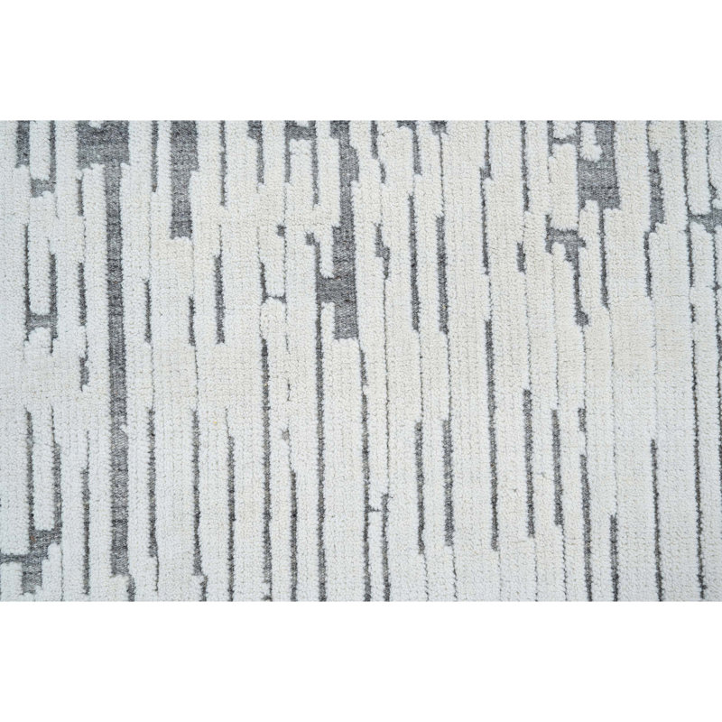 Wool Area Rug in Silver/Gray, Rectangle 5' x 8'