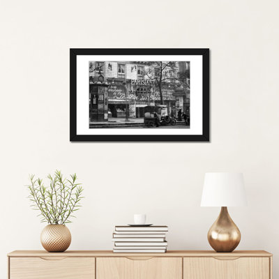« 1910 street scene montrant une borne et l’avant de the king of cinemas theater paris france », reproduction de photo sur toile tendue