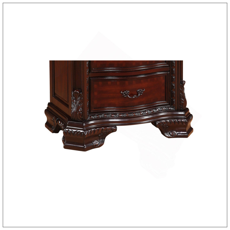 Table de bout de table de chevet traditionnelle avec trois tiroirs de rangement, poignées décoratives et fabrication en bois massif pour des meubles de chambre à coucher élégants
