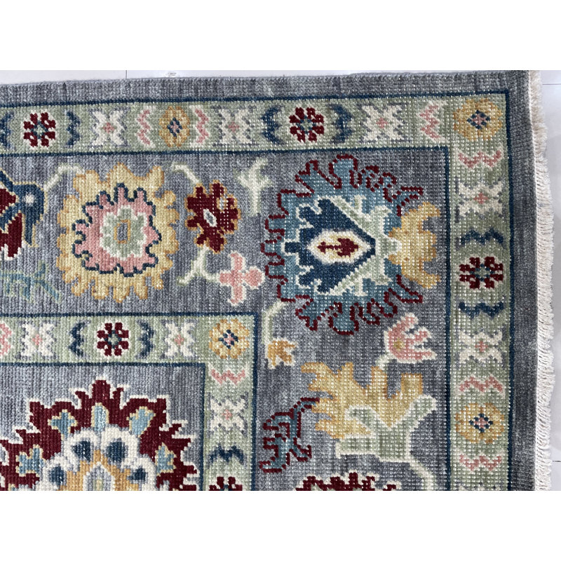 Elegant Gray Hand-Knotted Wool 8' x 10' Mahal Rug